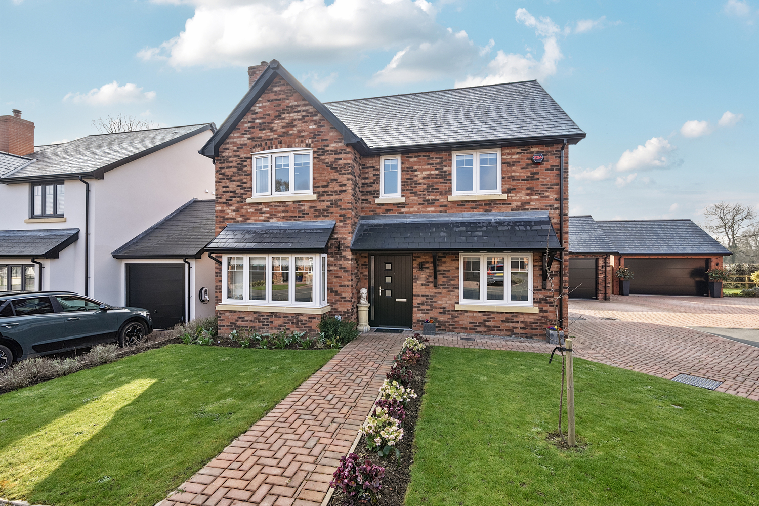 4 bedroom Detached house Under Offer
