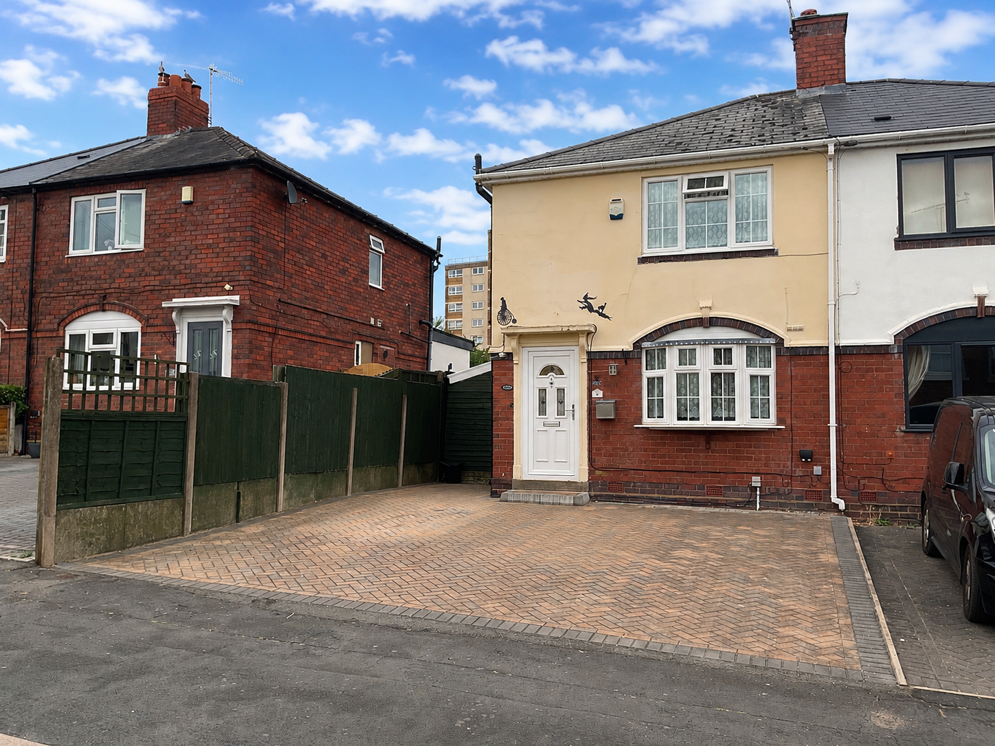 3 bedroom Semi-detached house For Sale
