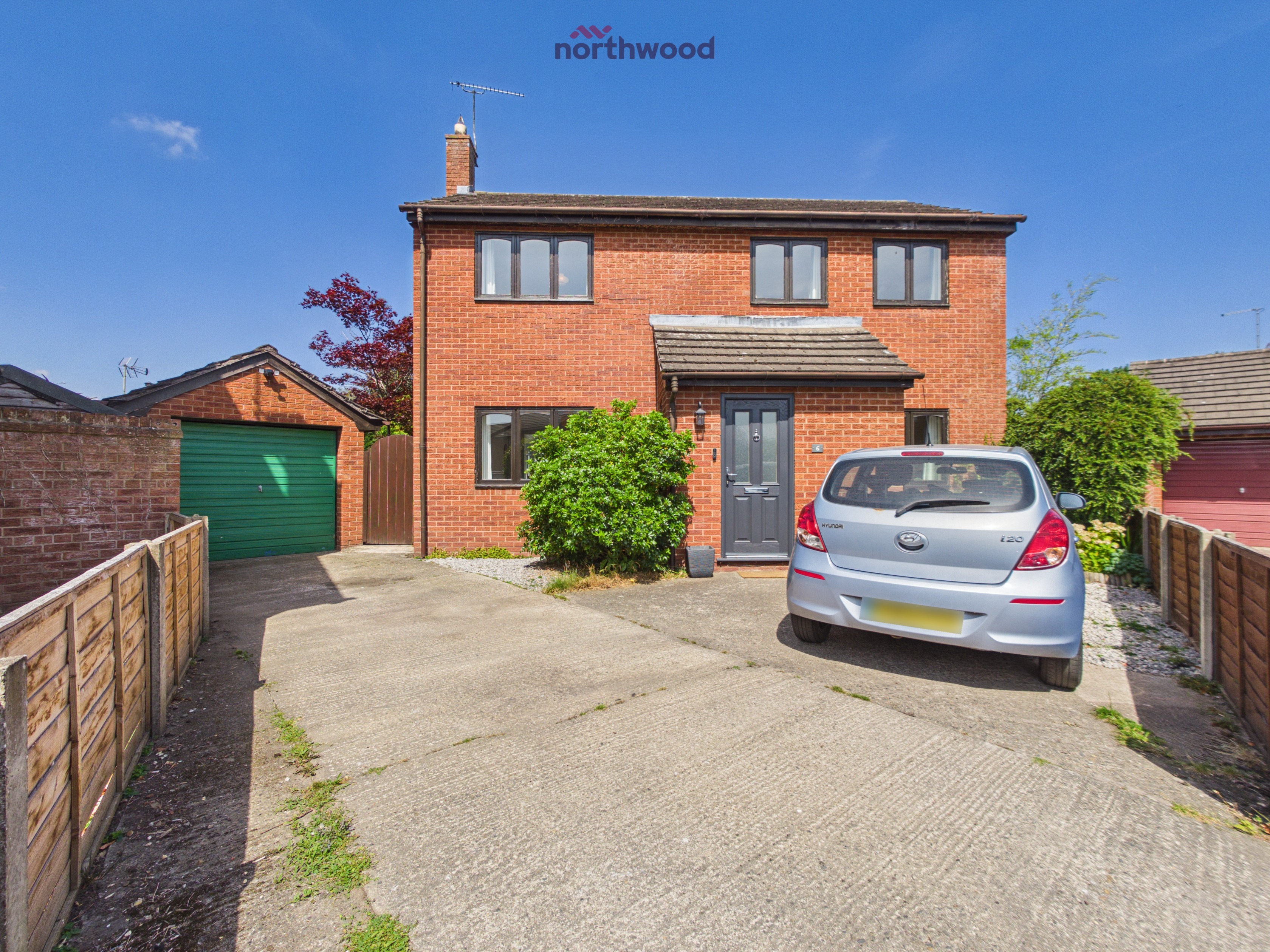 4 bedroom Detached house To Let