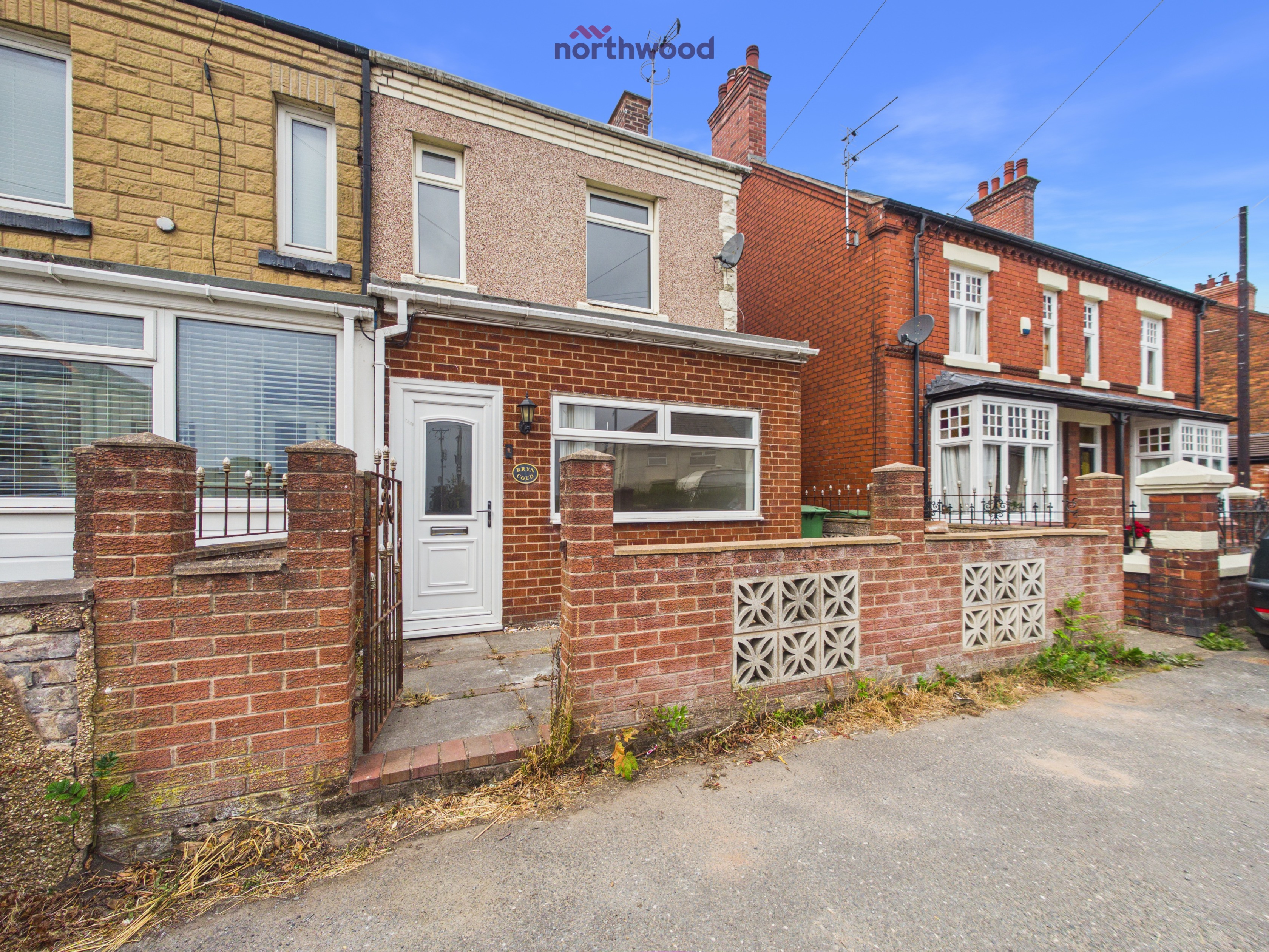 2 bedroom Semi-detached house For Sale