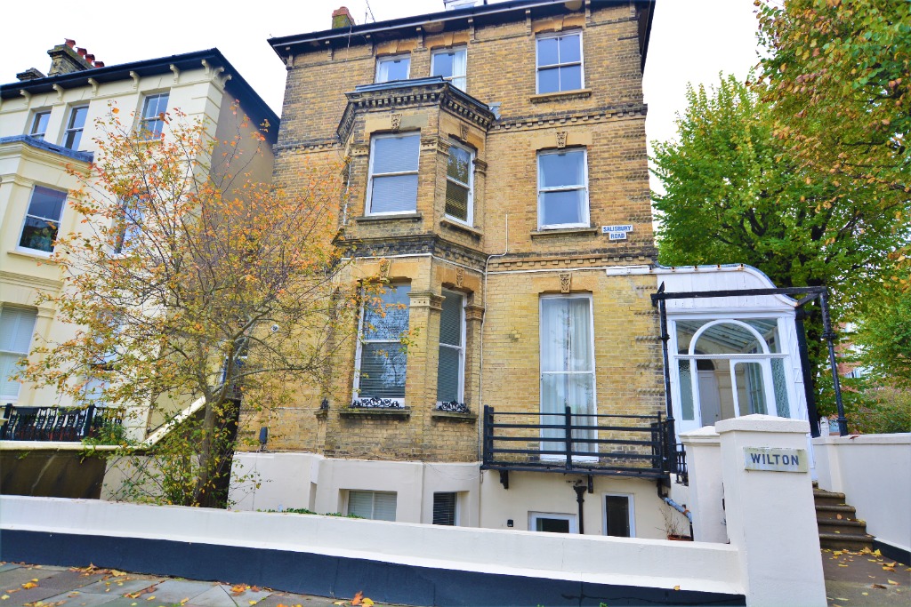 1 bedroom Flat To Let