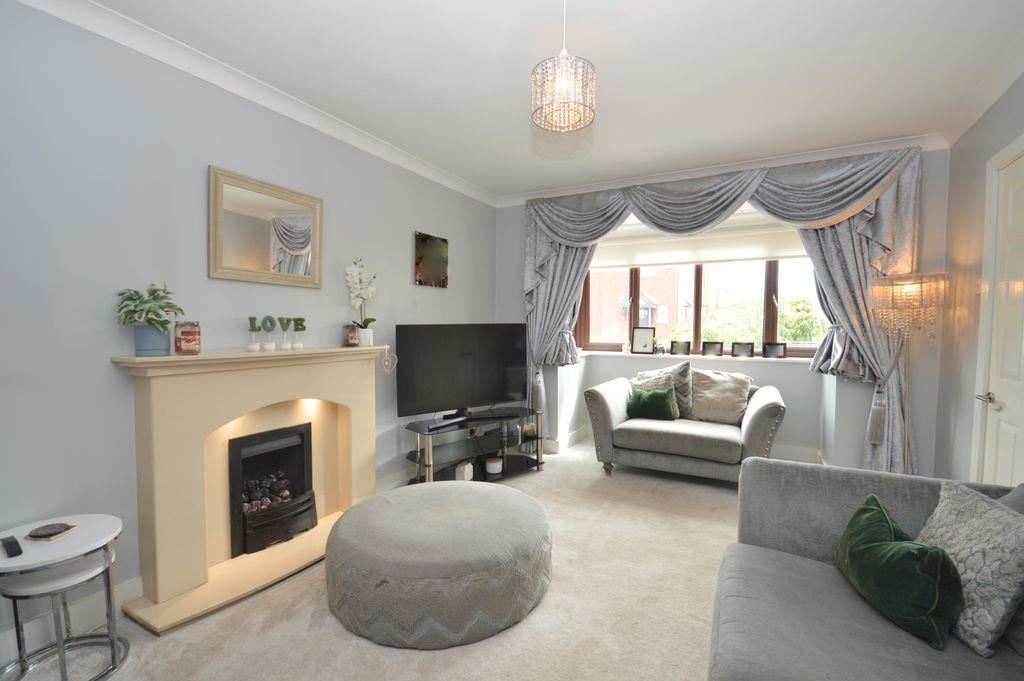 4 bedroom Link detached house For Sale