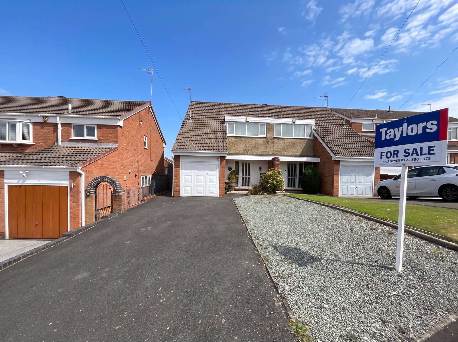 3 bedroom Semi-detached house For Sale