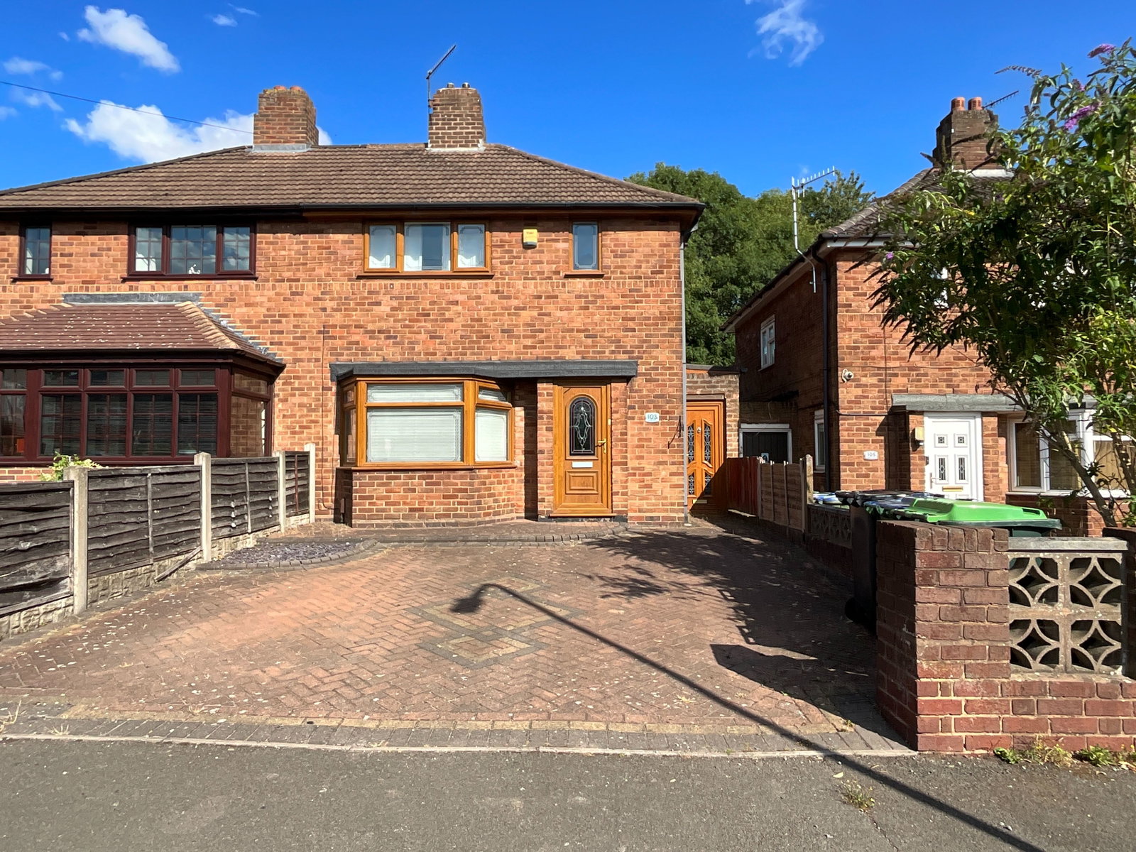 2 bedroom Semi-detached house For Sale