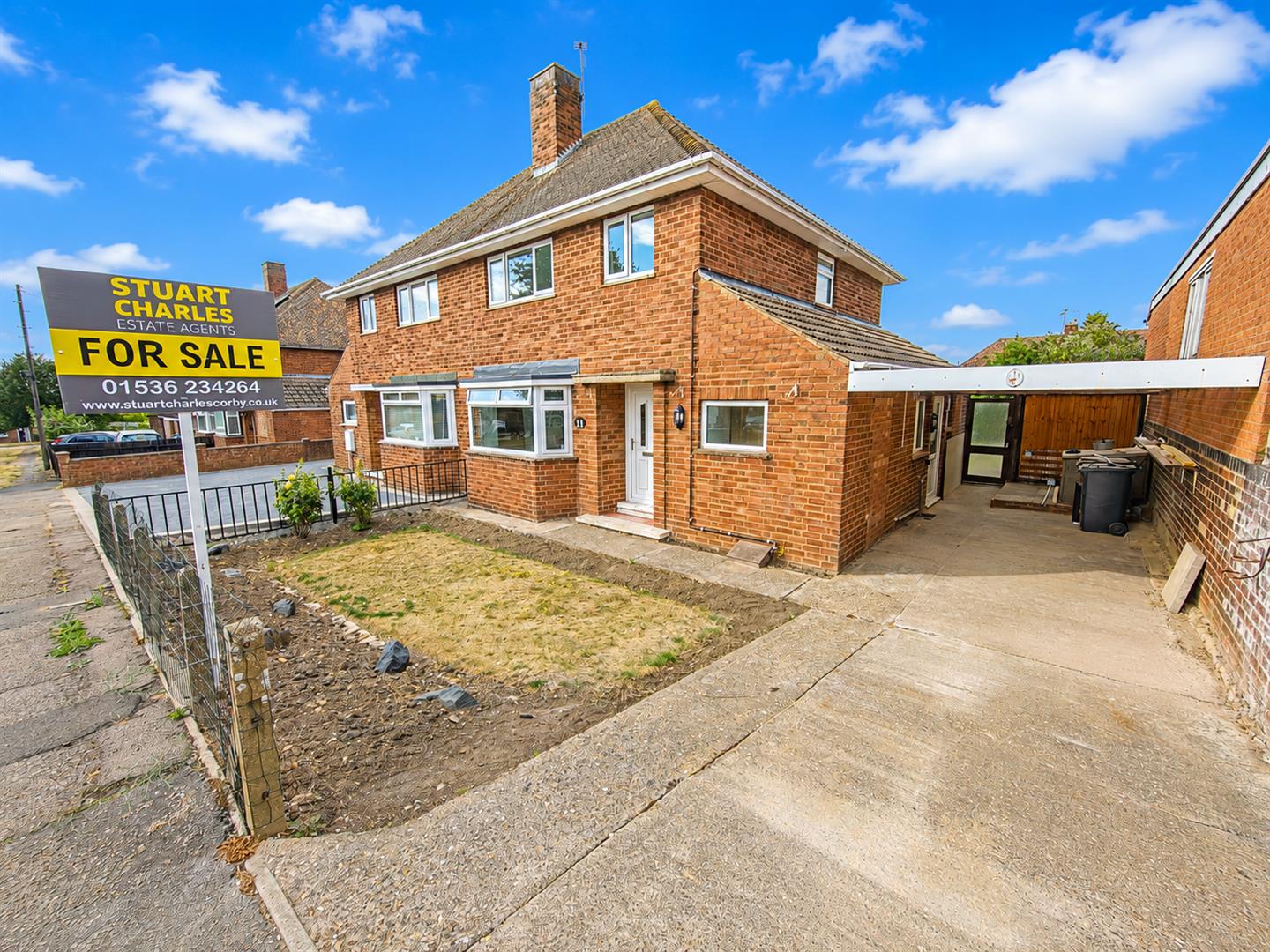 3 bedroom Semi-detached house For Sale