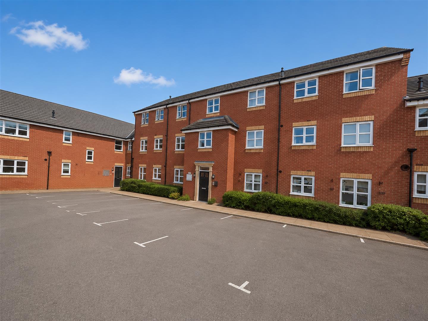 2 bedroom Flat Under Offer