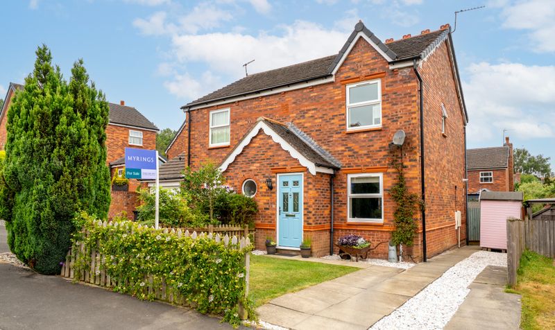2 bedroom Semi-detached house For Sale