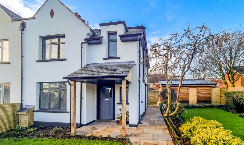 4 bedroom Semi-detached house For Sale