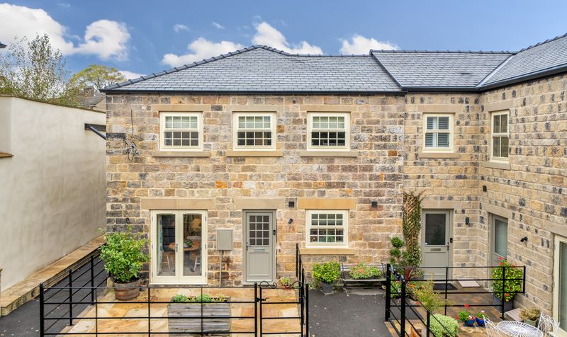 2 bedroom Mews house For Sale