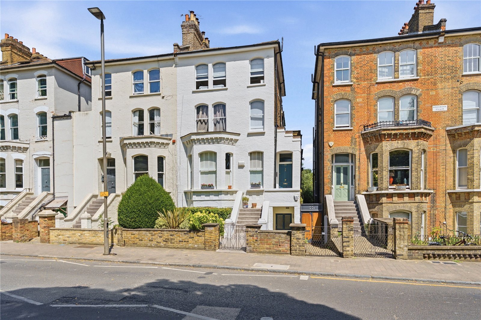 2 bedroom Flat For Sale