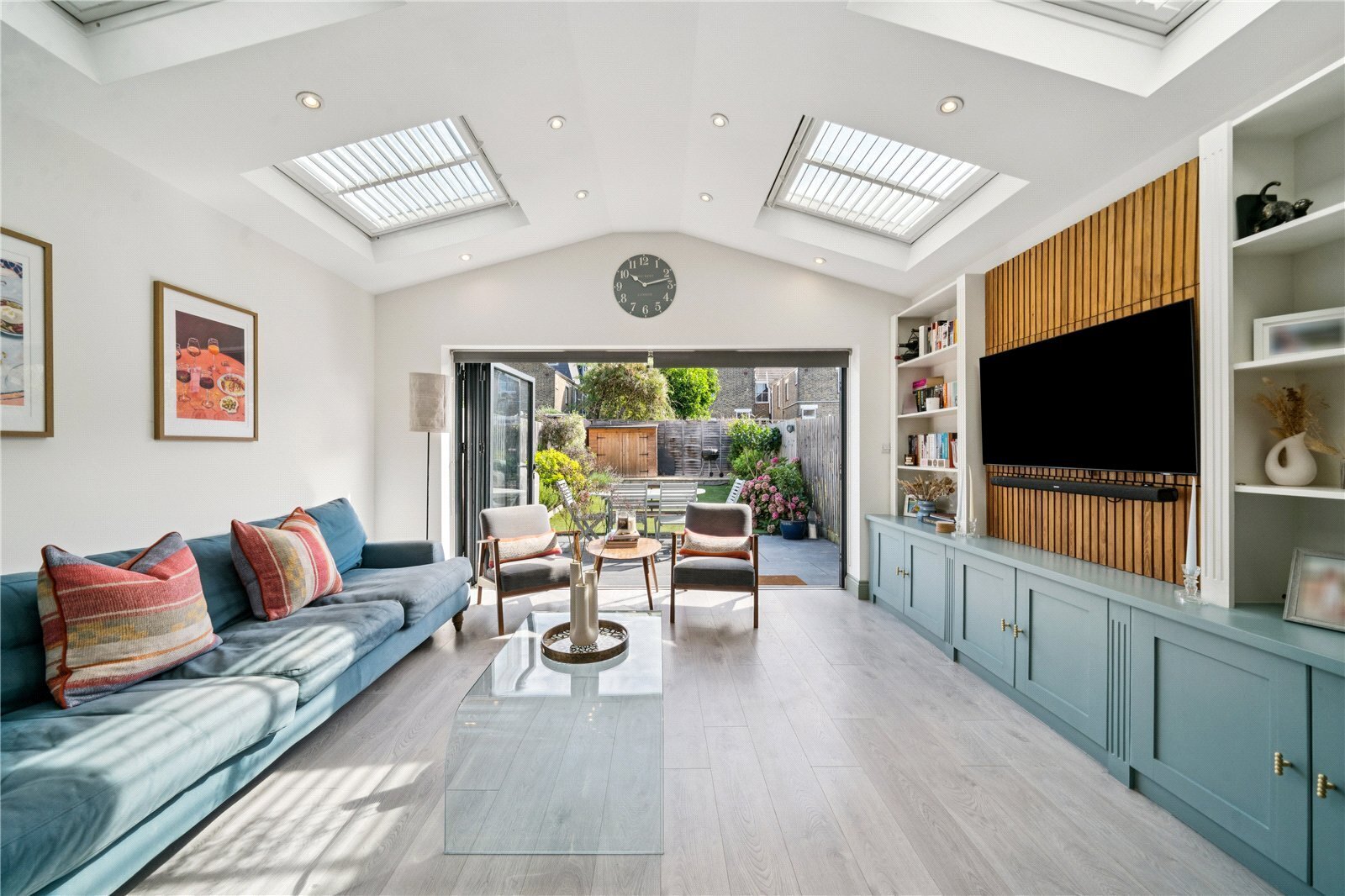 2 bedroom Flat Under Offer