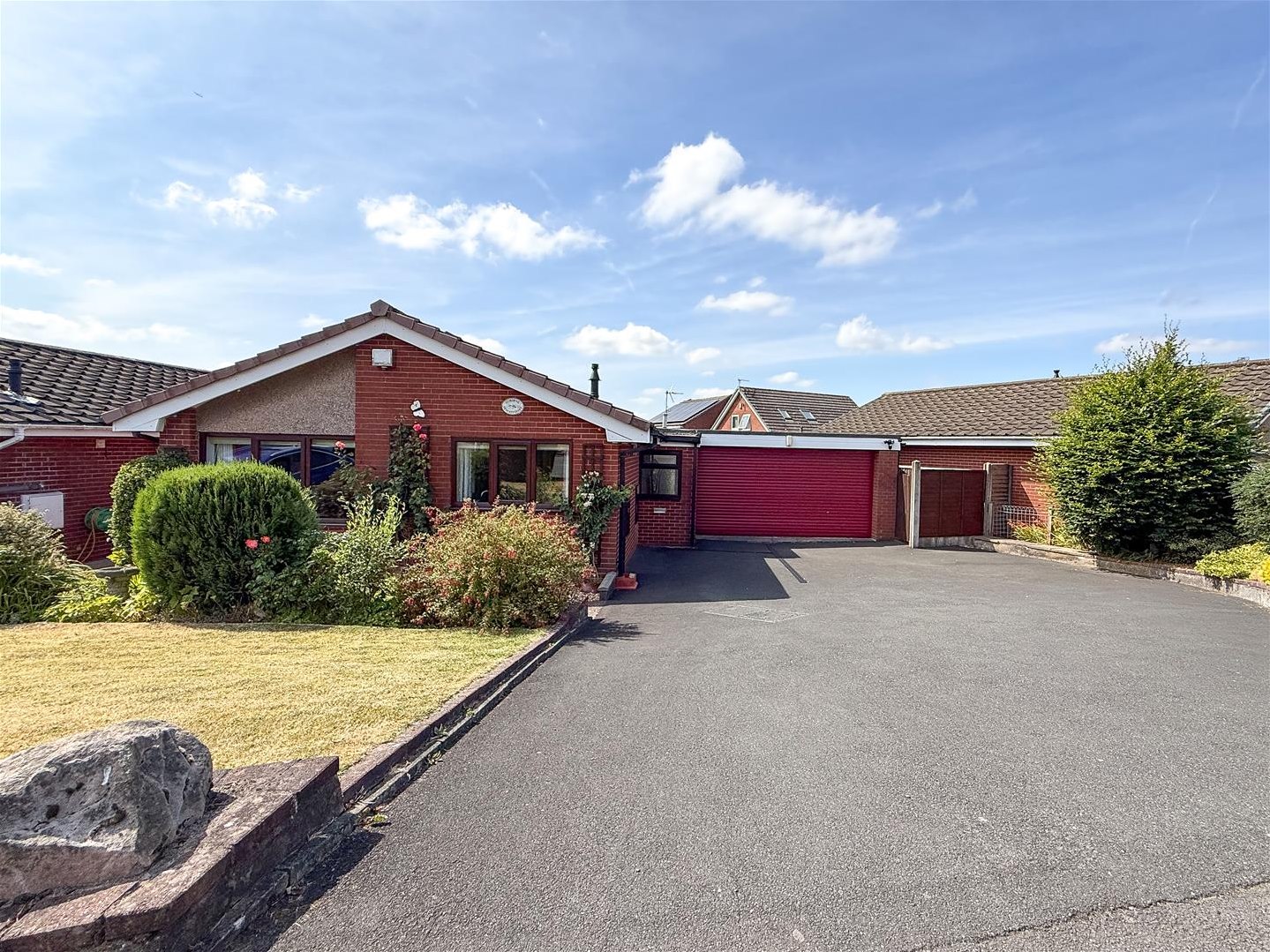 2 bedroom Detached bungalow Under Offer