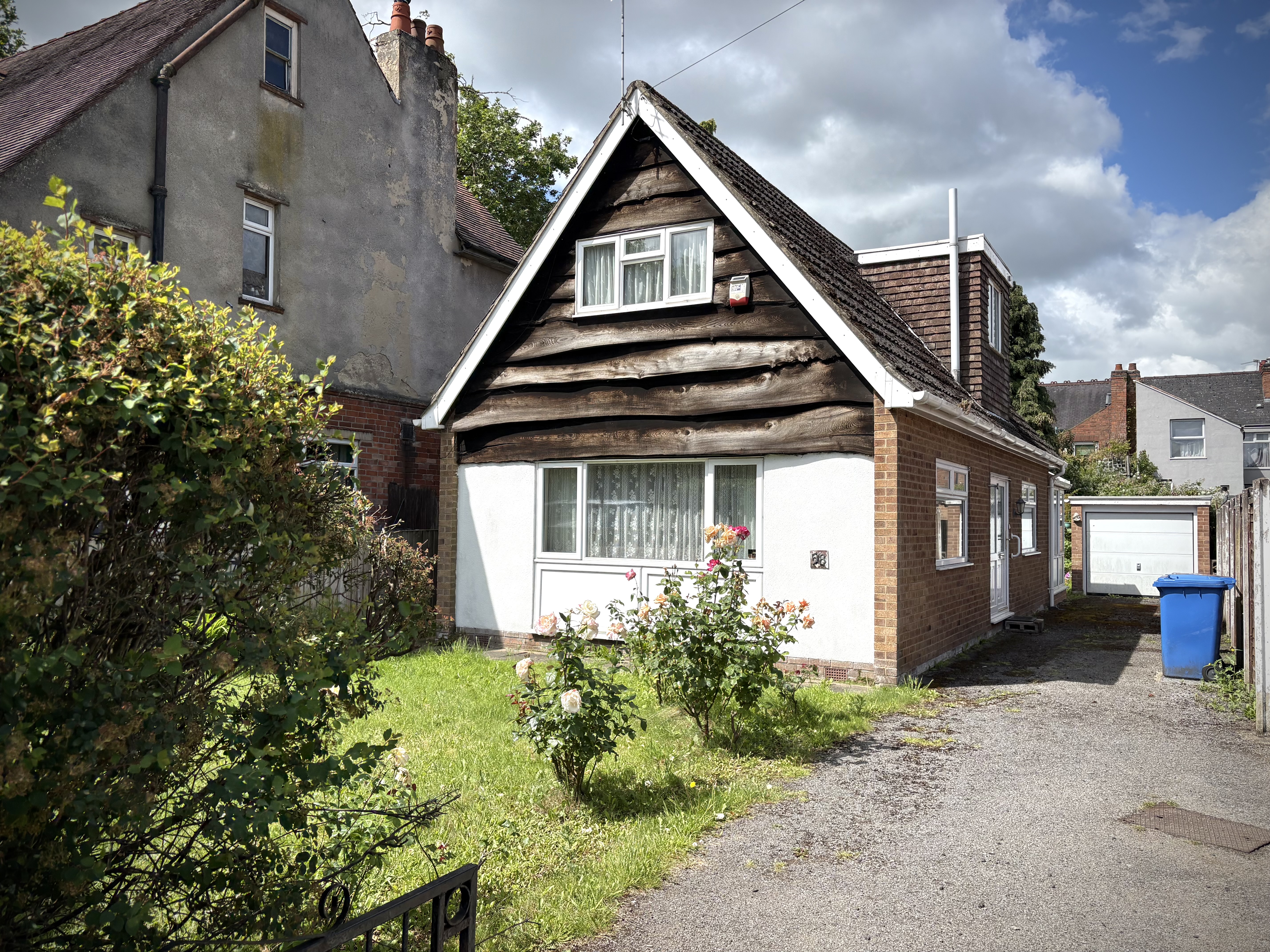 2 bedroom Detached bungalow For Sale