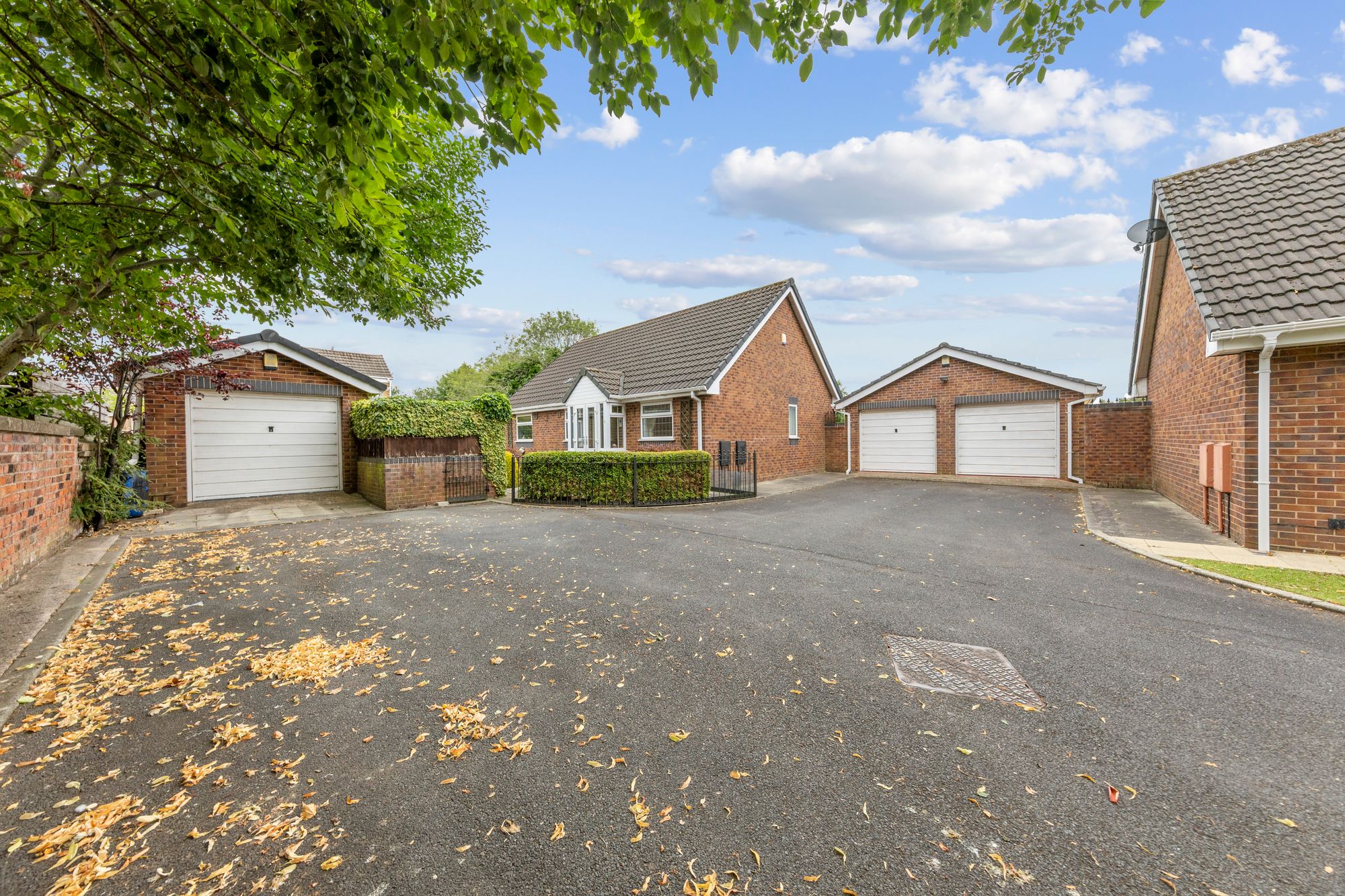 2 bedroom Detached bungalow For Sale