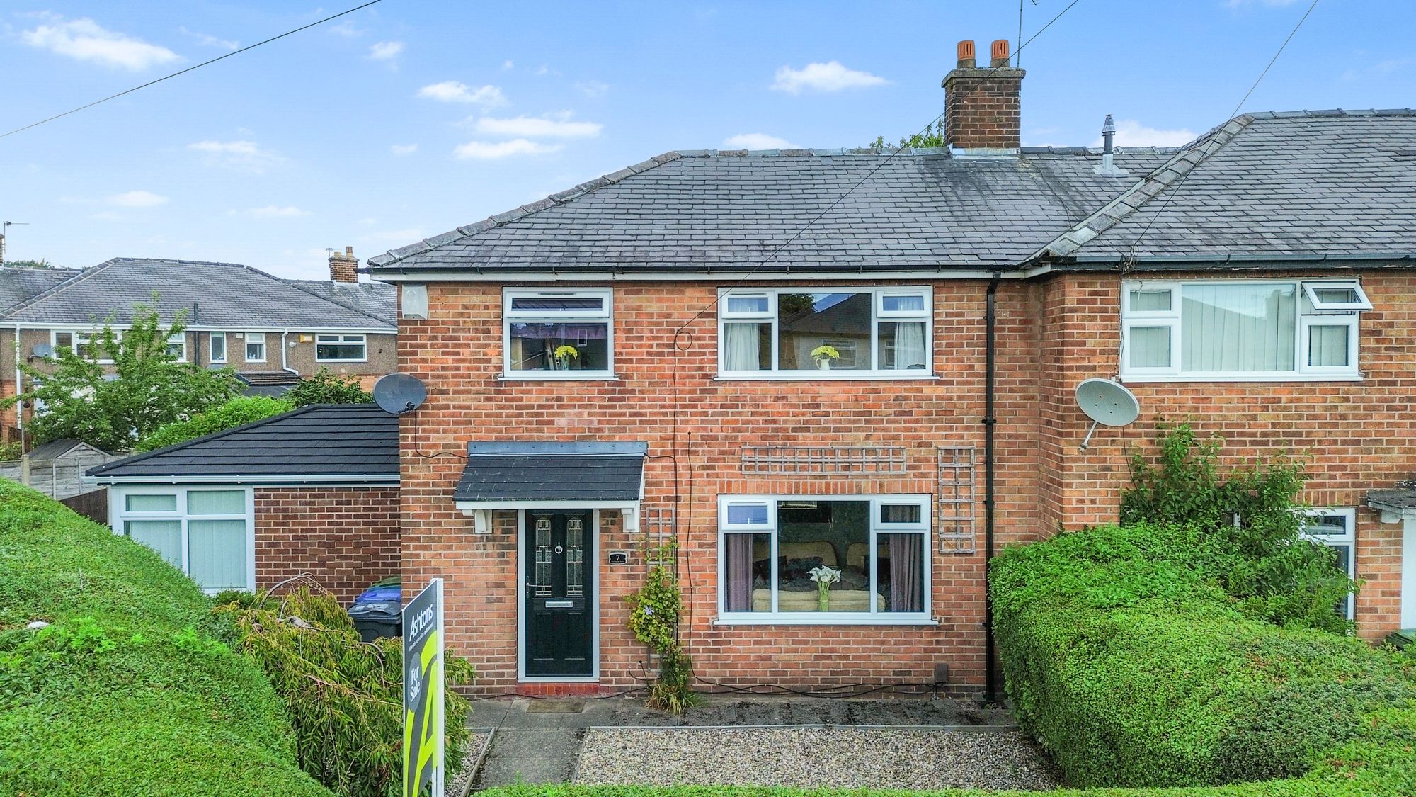 3 bedroom Semi-detached house For Sale