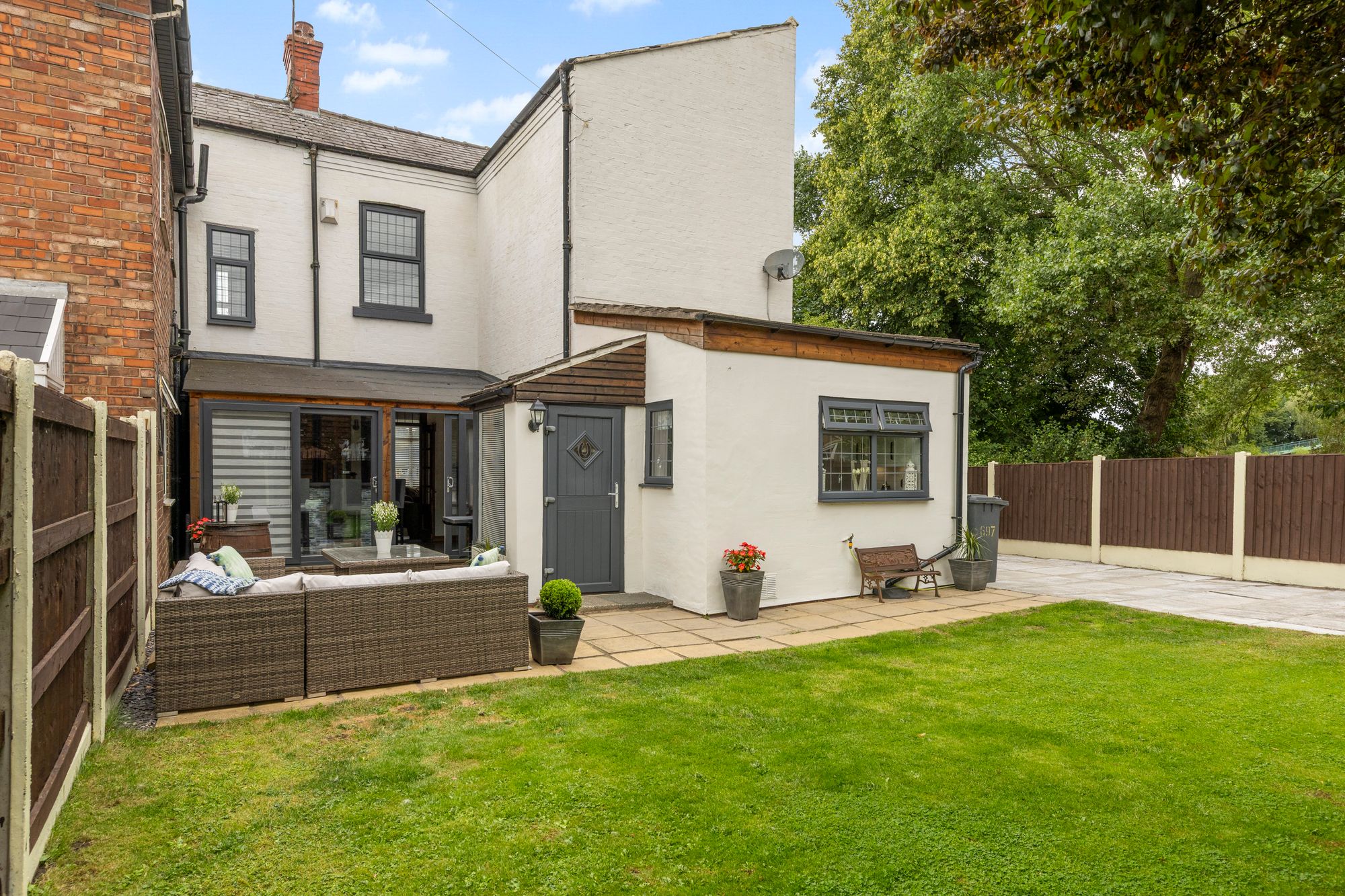 3 bedroom Semi-detached house For Sale
