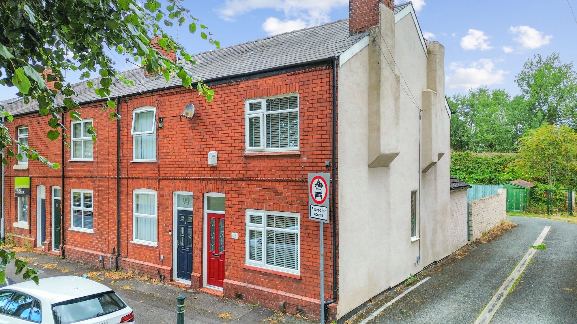 2 bedroom Terraced House Under Offer
