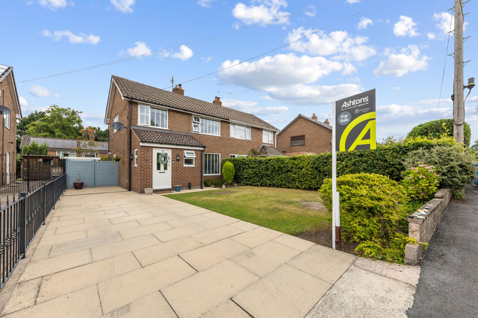 3 bedroom Semi-detached house For Sale
