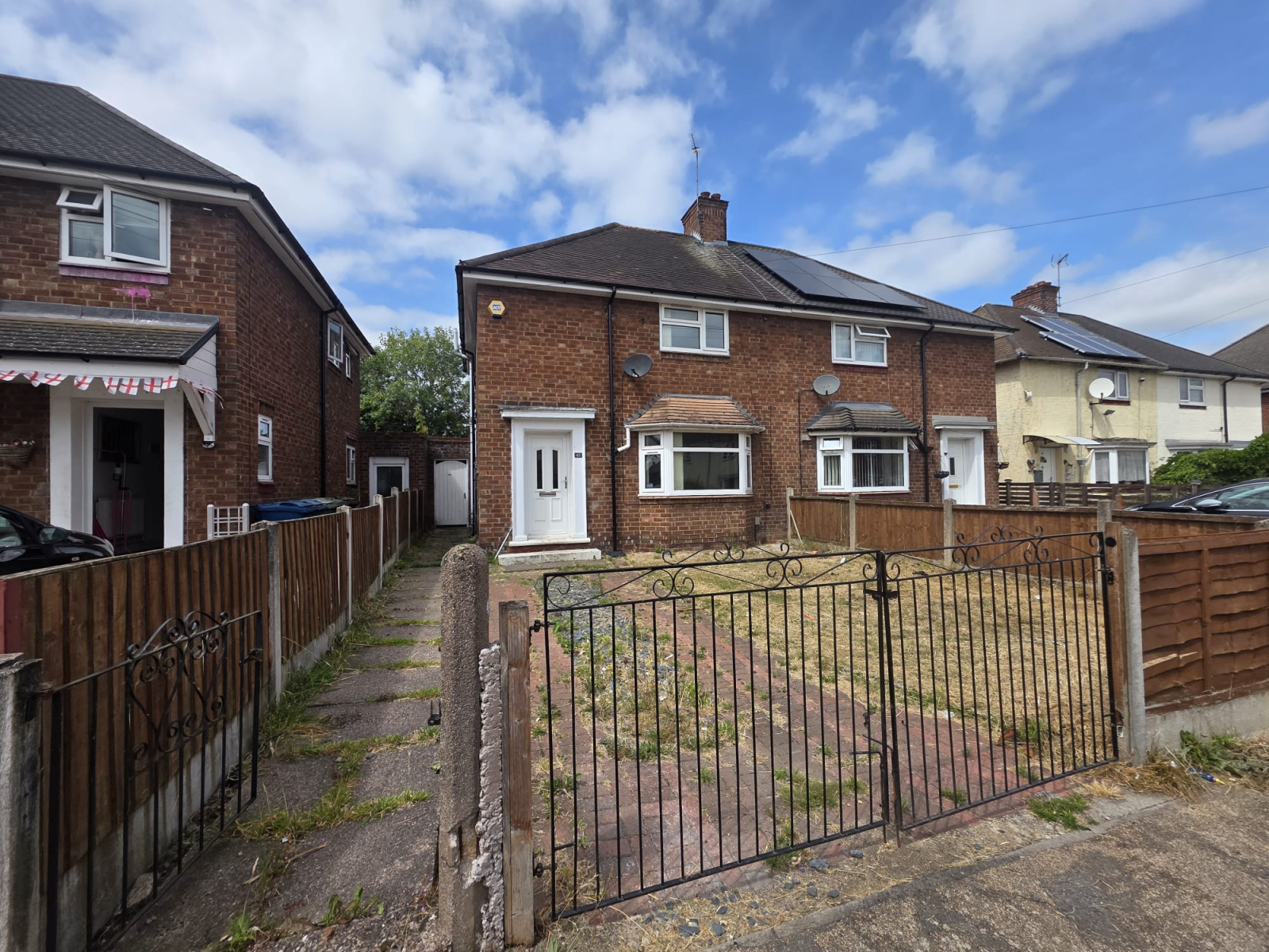2 bedroom Semi-detached house For Sale