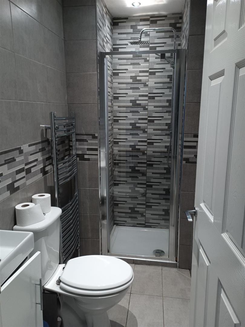4 bedroom Terraced House To Let