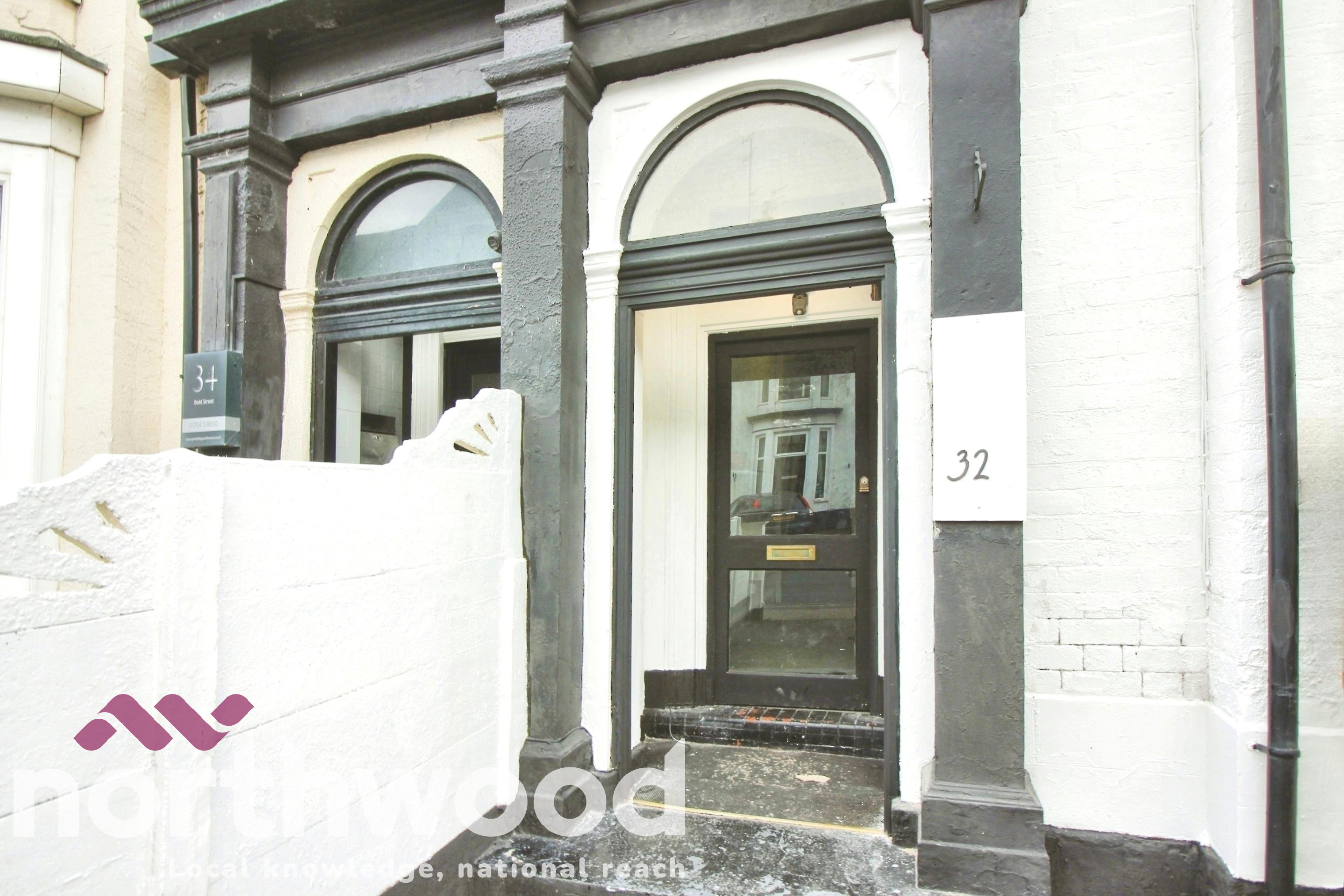 2 bedroom Flat To Let