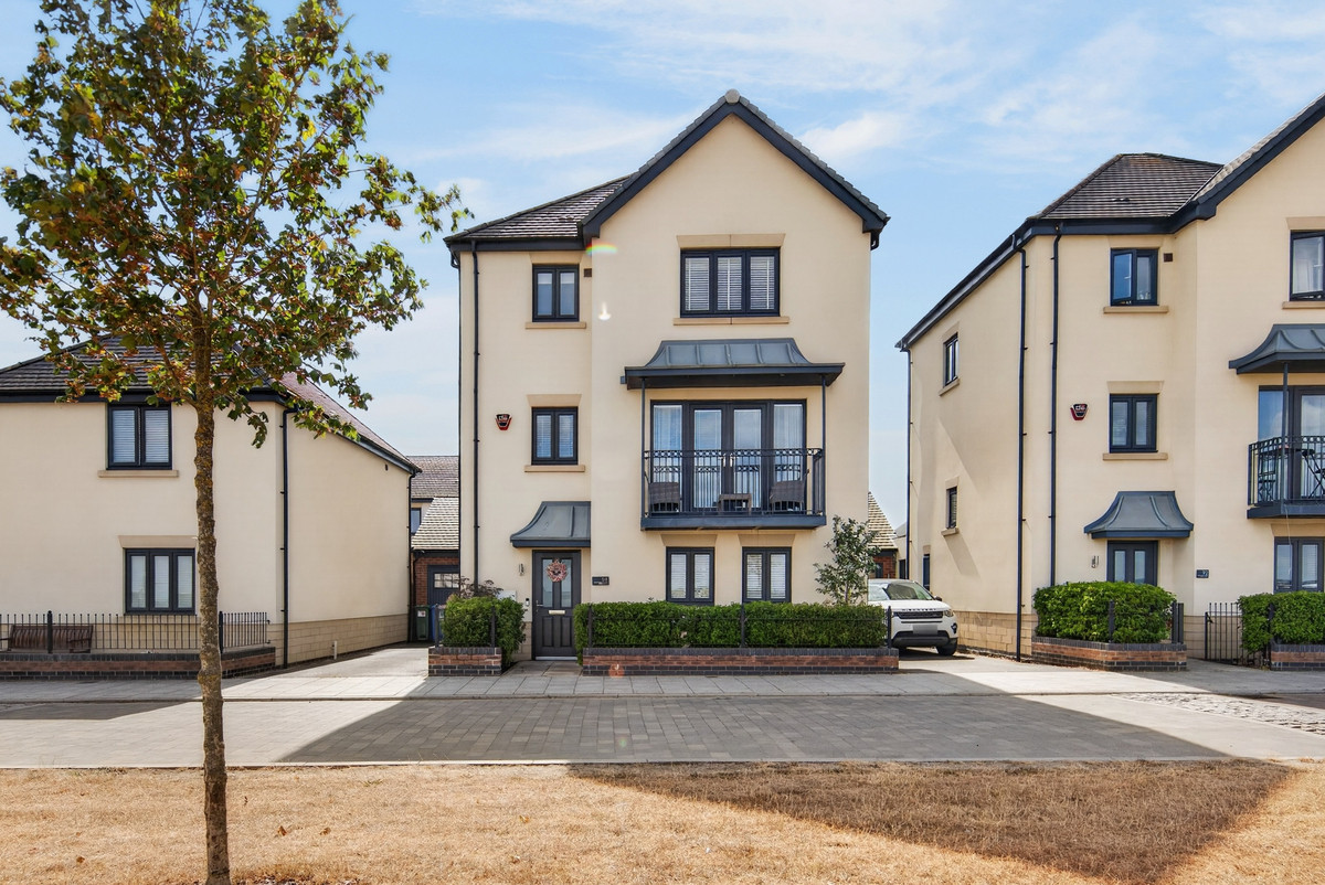 4 bedroom Detached house For Sale