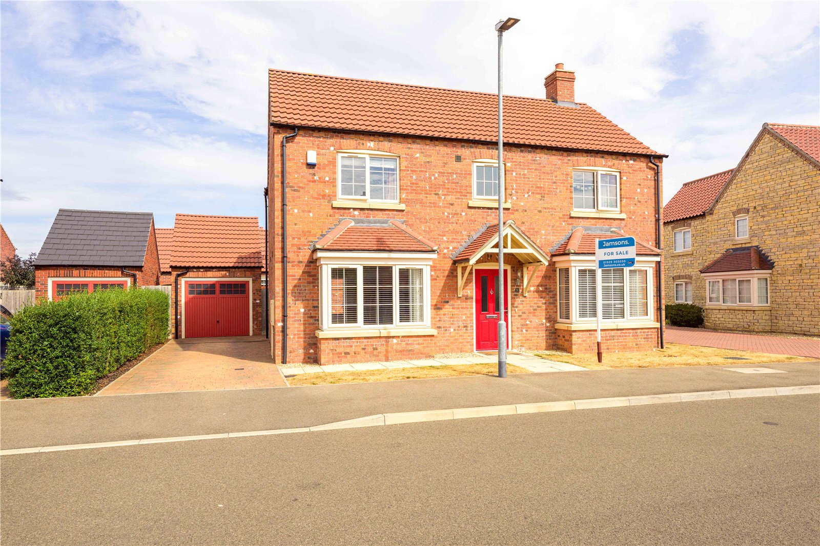 4 bedroom Detached house Under Offer