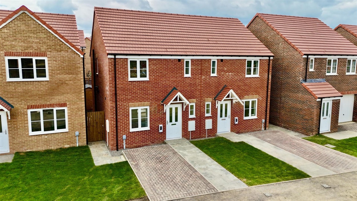 3 bedroom Detached house To Let