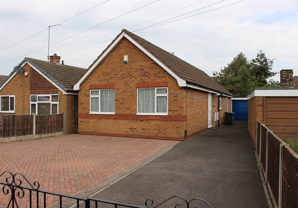 2 bedroom Detached house For Sale