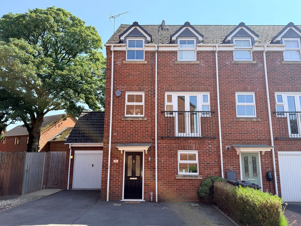 4 bedroom Town house For Sale