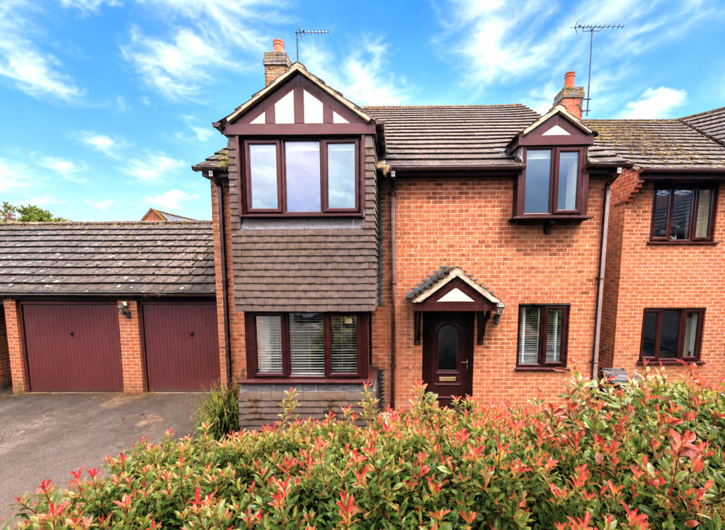 4 bedroom Property For Sale