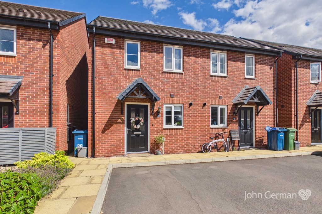 2 bedroom Semi-detached house For Sale
