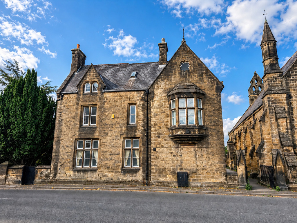 9 bedroom Detached house For Sale