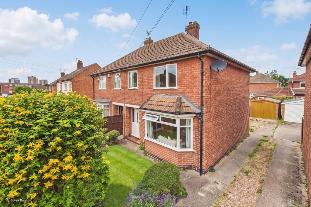3 bedroom Semi-detached house For Sale