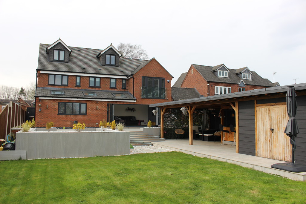 6 bedroom Detached house For Sale