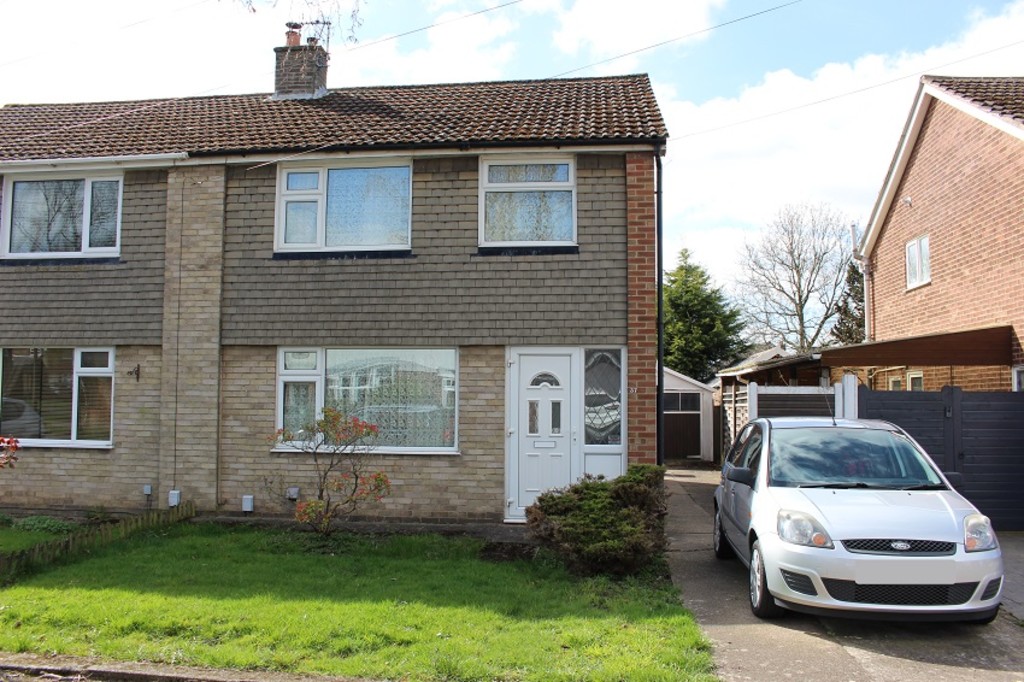 3 bedroom Semi-detached house For Sale