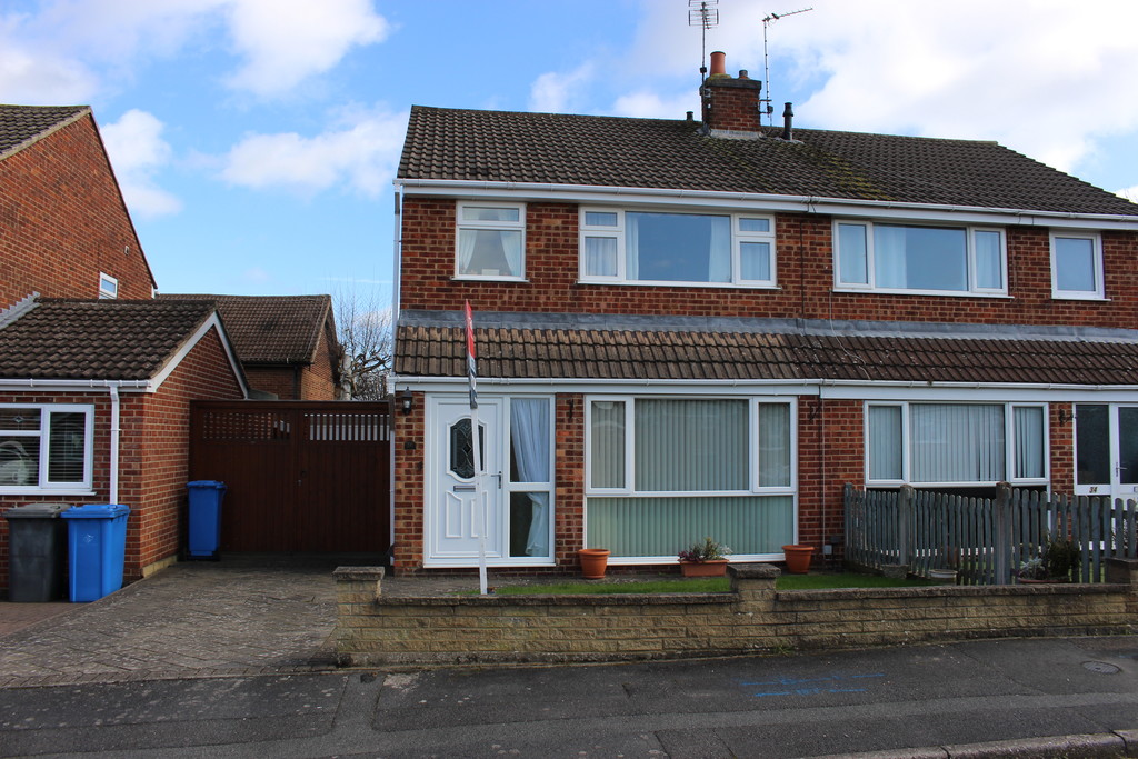 3 bedroom Semi-detached house For Sale