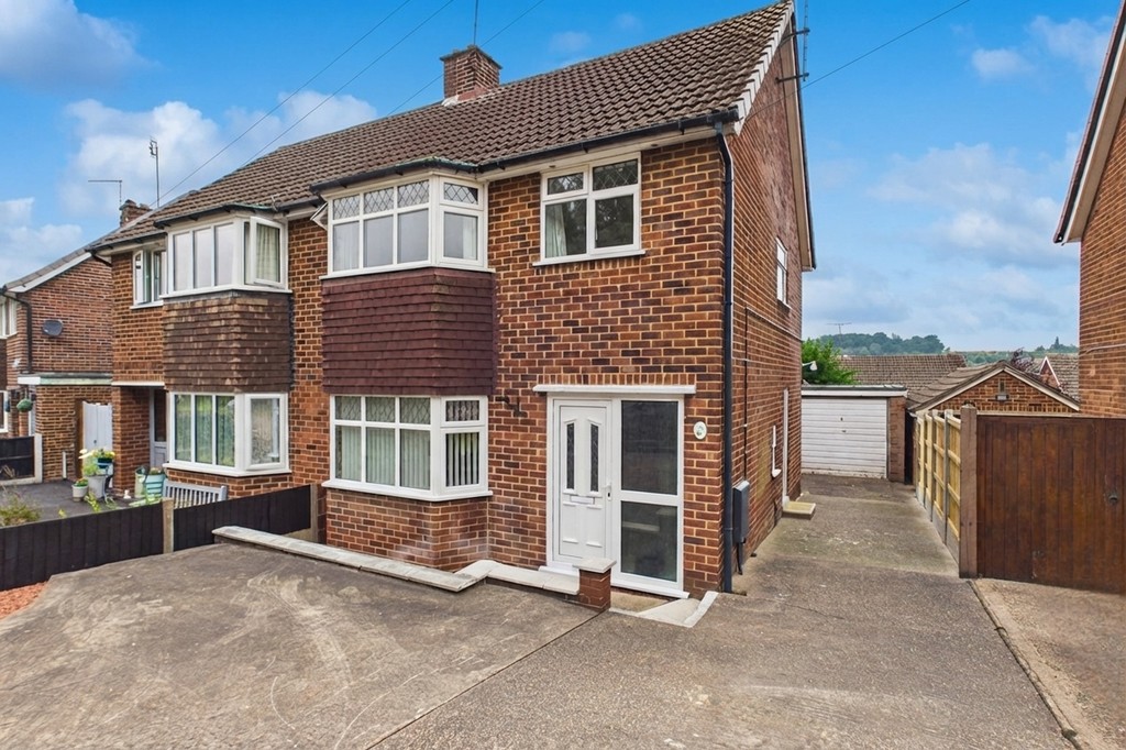 3 bedroom Semi-detached house For Sale