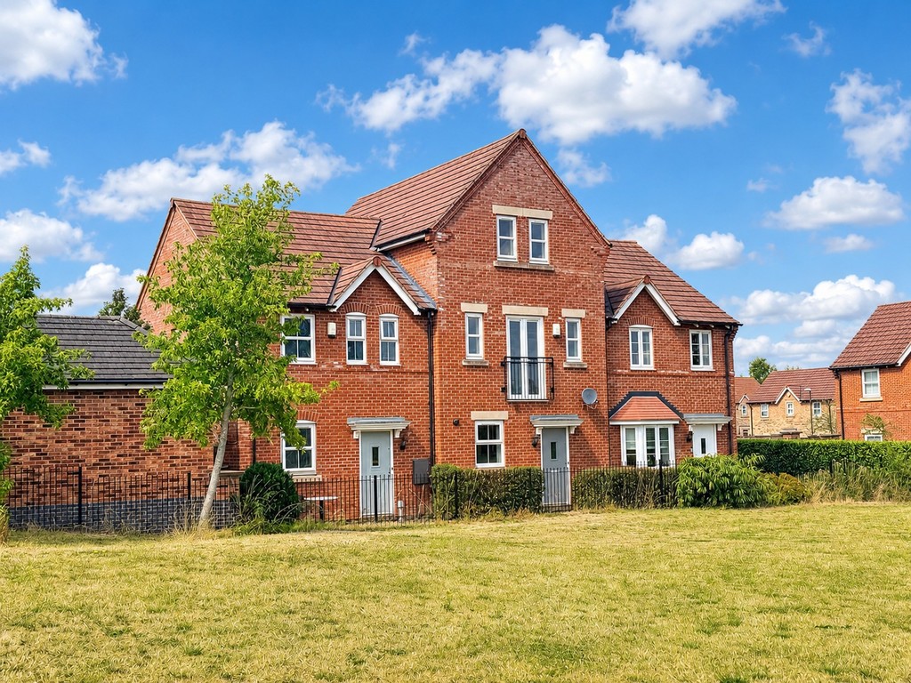 4 bedroom Town house For Sale