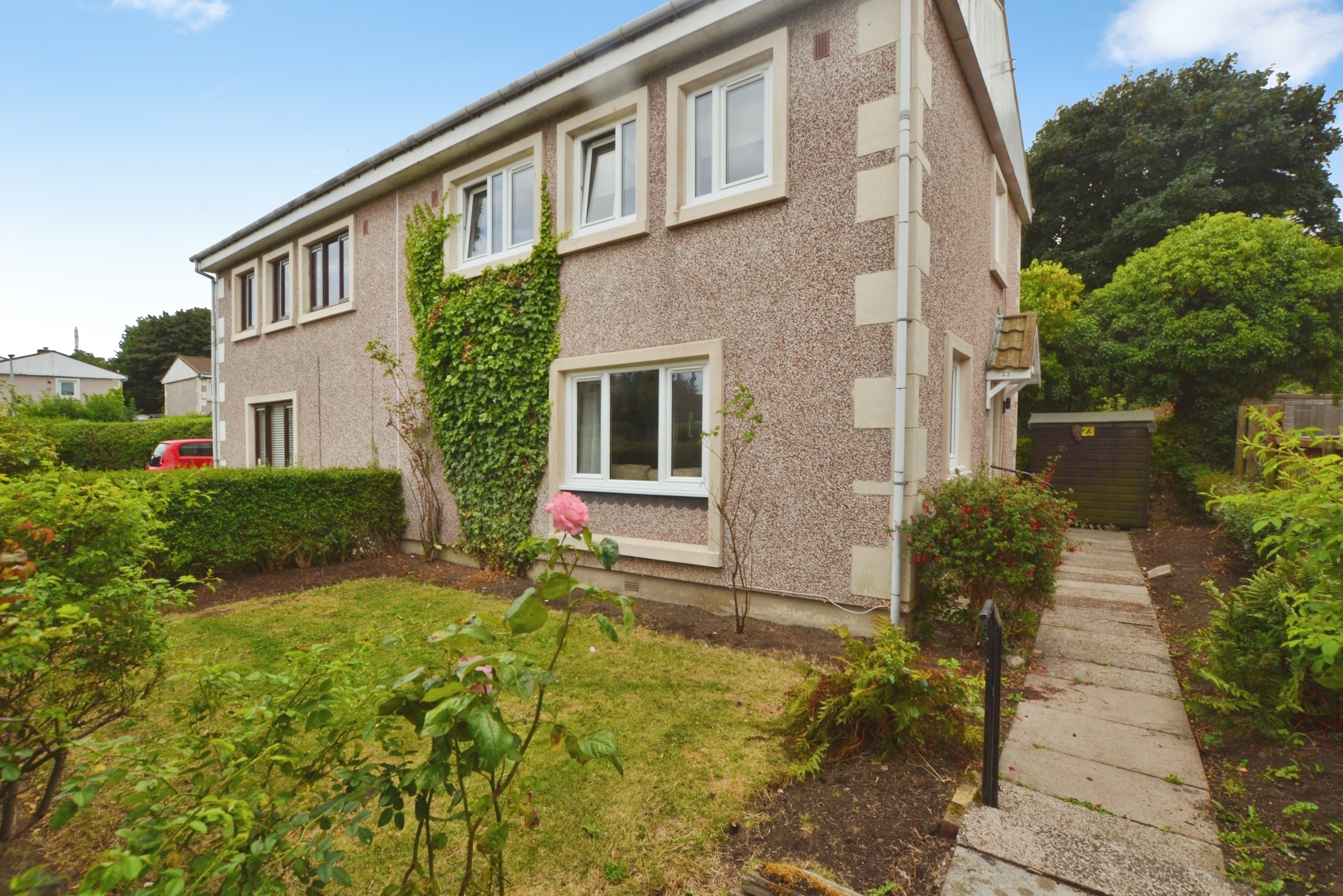 3 bedroom Semi-detached house To Let