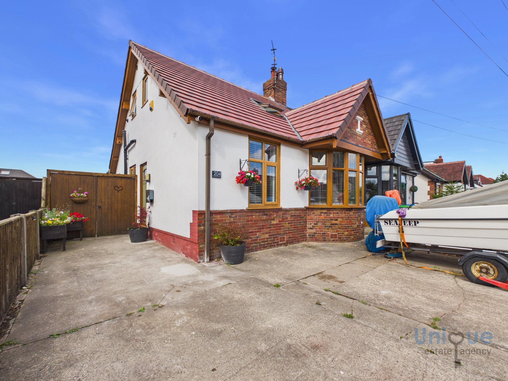 3 bedroom Detached bungalow Under Offer