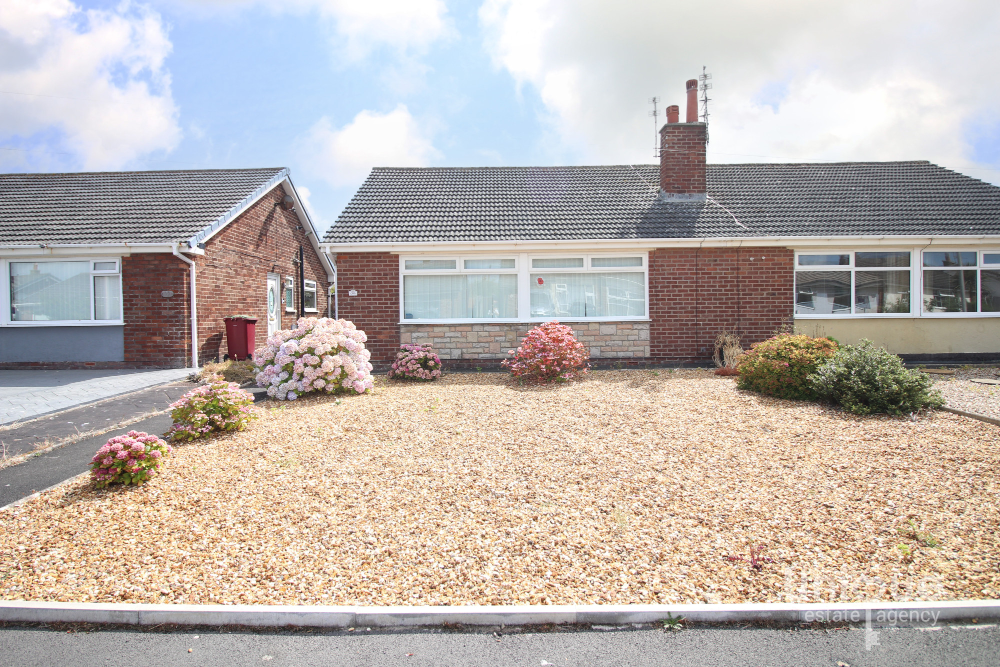 2 bedroom Link detached house For Sale