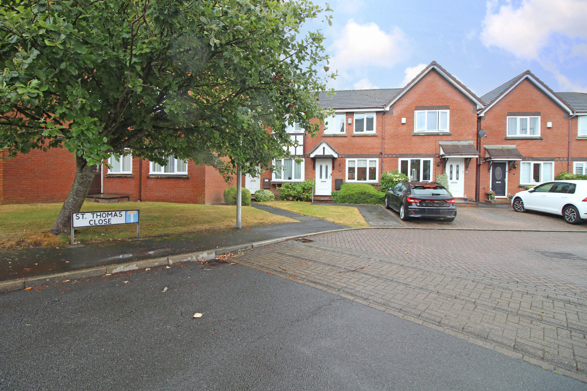 2 bedroom Terraced House To Let