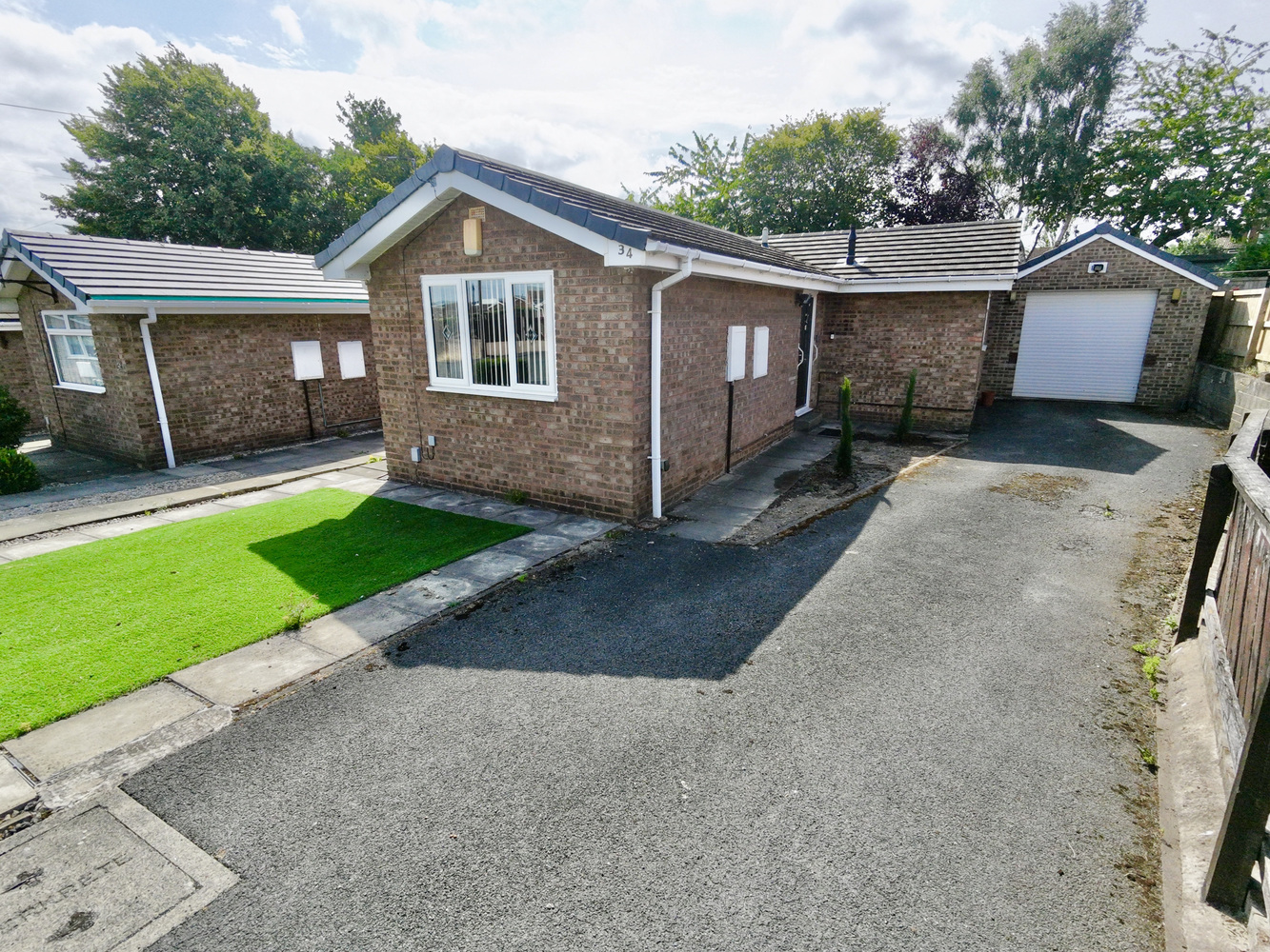 3 bedroom Detached bungalow For Sale