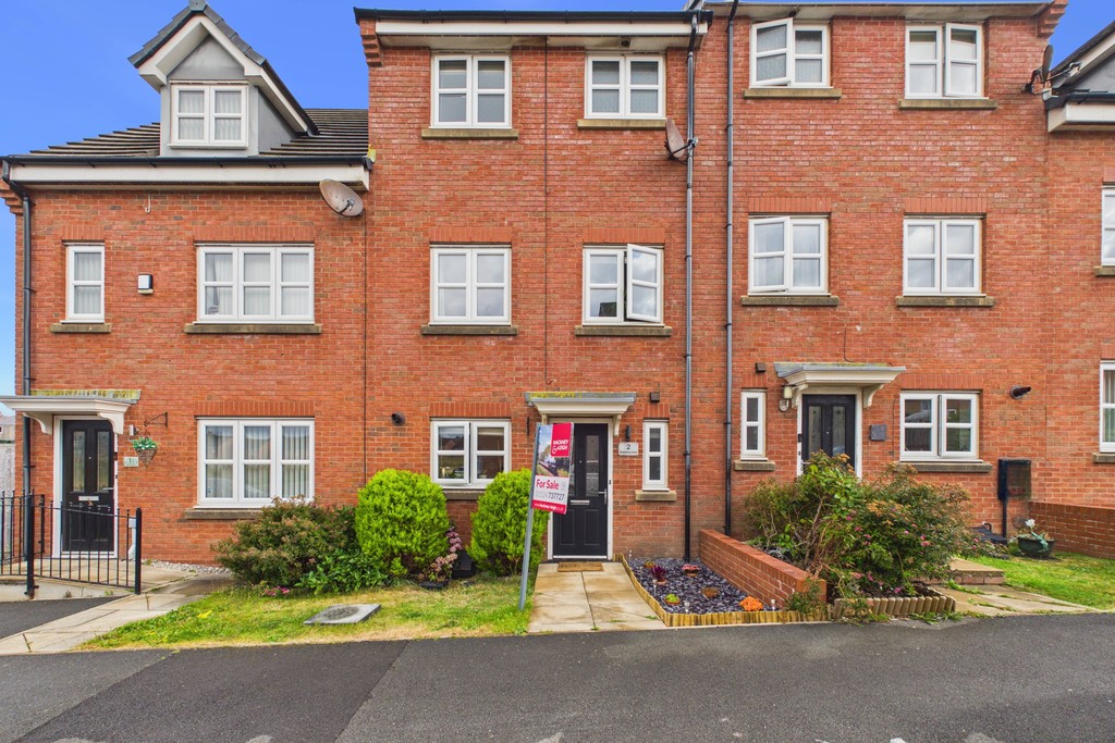 4 bedroom Terraced House For Sale
