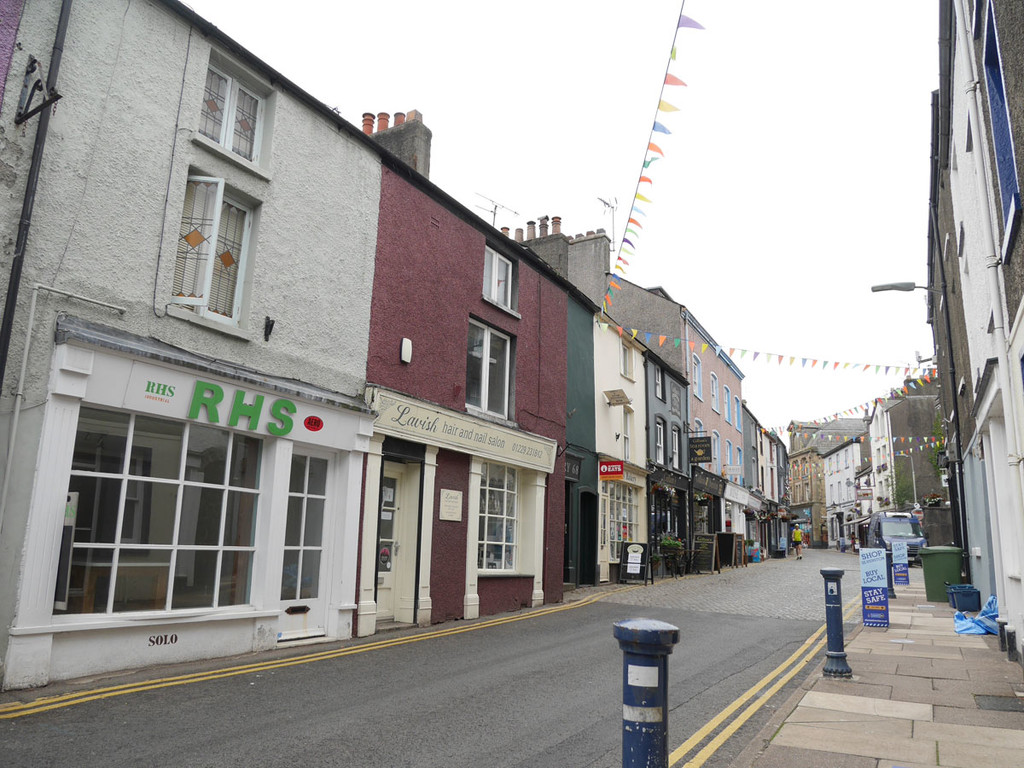2 bedroom Flat share To Let