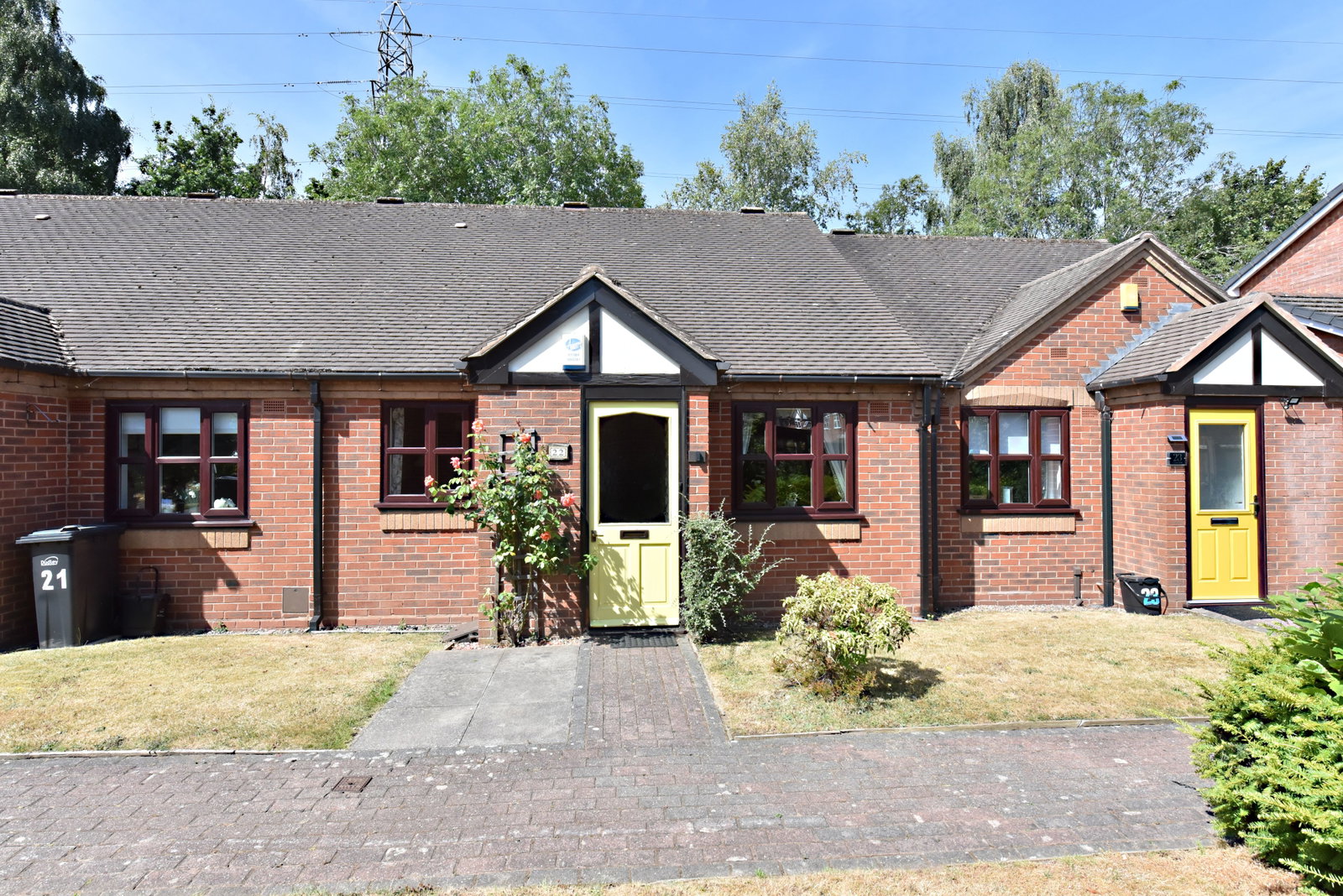 2 bedroom Terraced bungalow For Sale