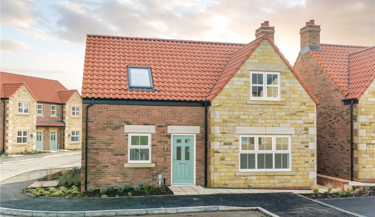 4 bedroom Detached bungalow For Sale