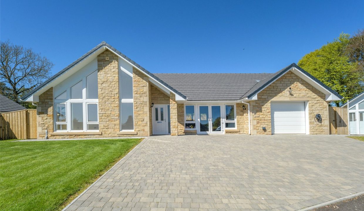  Detached bungalow For Sale