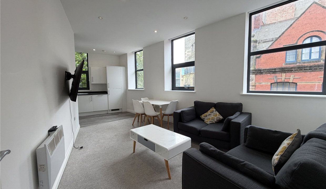  Apartment To Let